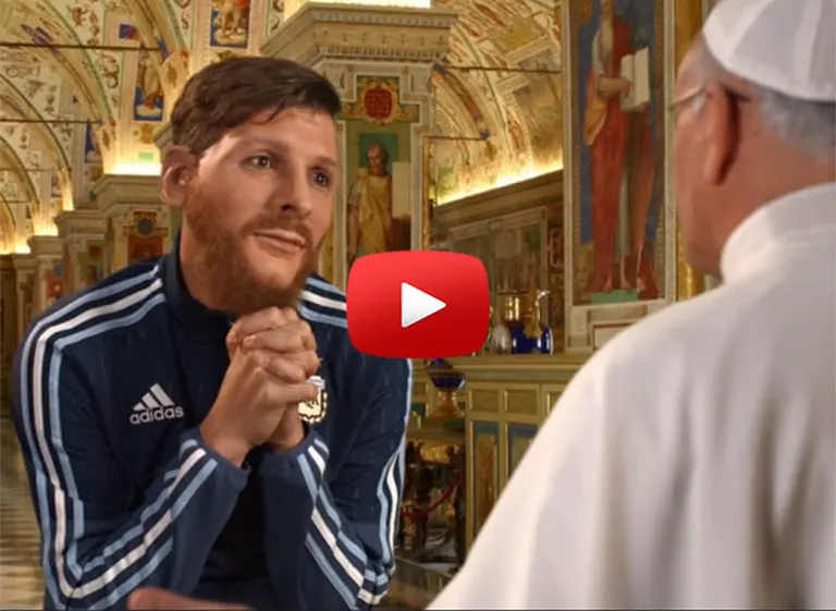 Otro golazo de Martí­n Bossi: Messi visita al Papa y le pide un "milagro" para la Selección