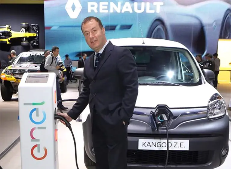 Autos eléctricos: ya se prevé la venta de "recargadores de baterí­a" para el hogar