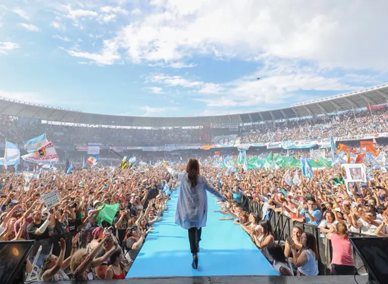 Cuánto le costó a Cristina Kirchner alquilar la cancha de Racing