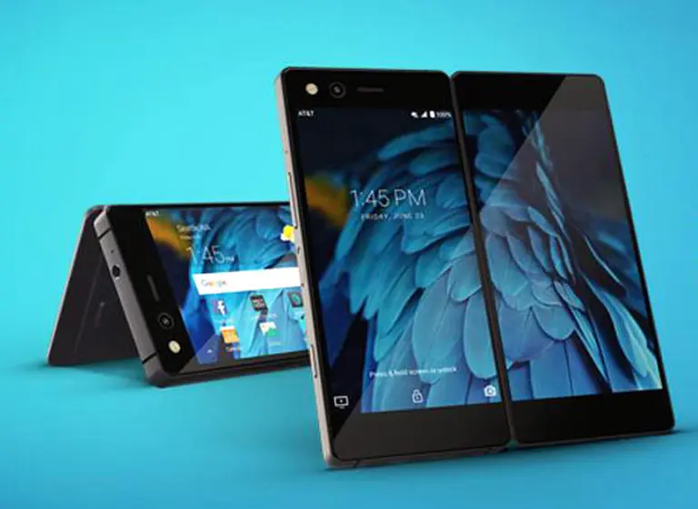 Video: ZTE presenta un móvil con dos pantallas que se abre como un libro