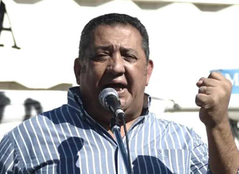 D'Elí­a pidió autocrí­tica a Cristina y "poner fin a la hegemoní­a camporista"