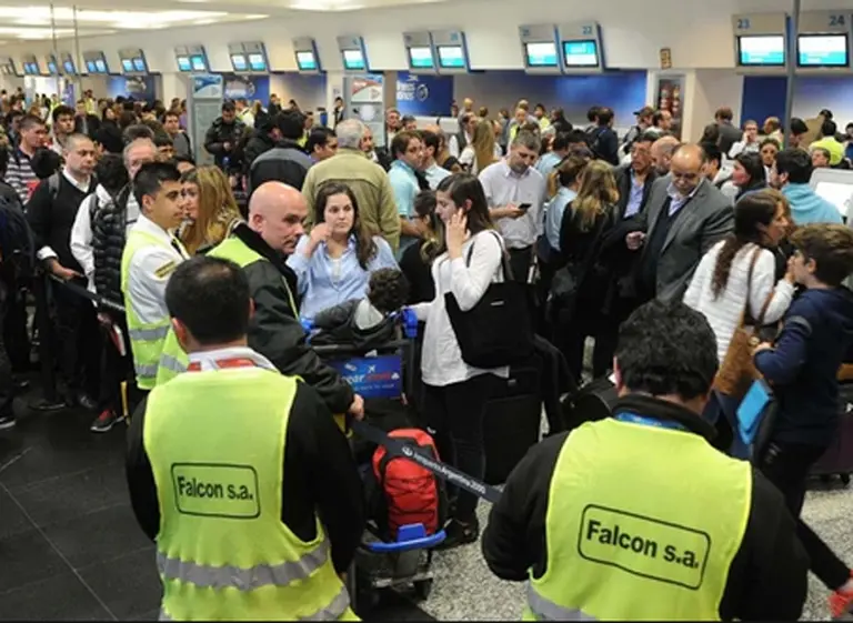 Multarán con sumas millonarias a los gremios aeronáuticos por no cumplir la conciliación