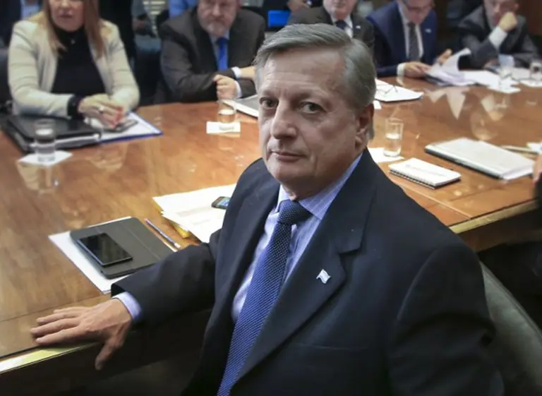 ¿Ya terminó el ajuste en las tarifas de gas y electricidad?: Aranguren da la respuesta