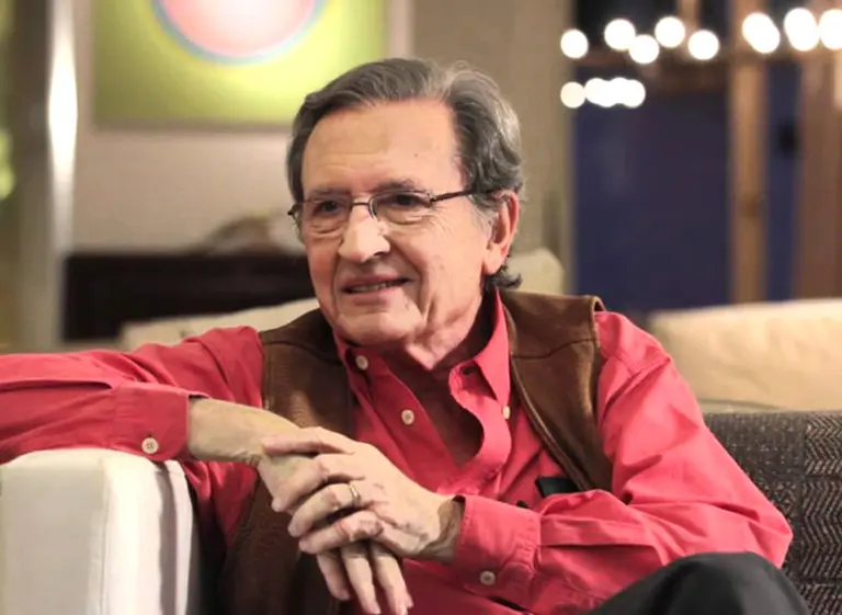 Las redes dieron por muerto a Mariano Grondona, pero está vivo