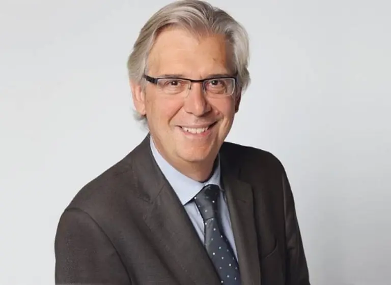 L'Oréal: "Los contratos los seguirán firmando los humanos"