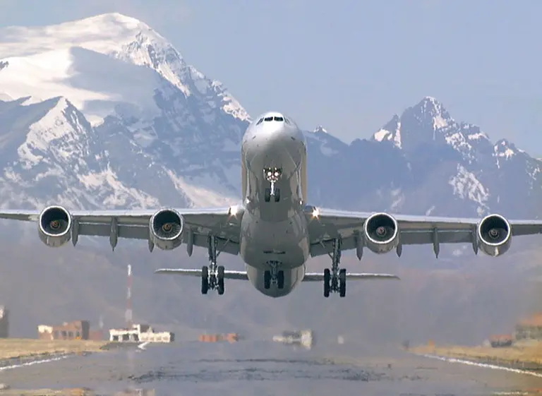 ¿Cuál es el mejor asiento para realizar un largo viaje en avión?