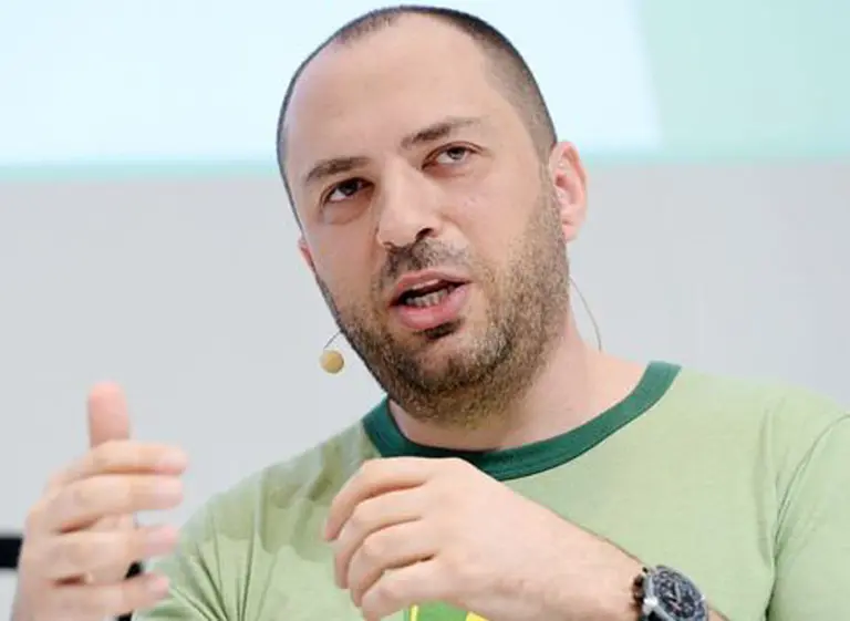 Jan Koum: el fundador de WhatsApp que pasó de vivir de los subsidios sociales a ser un multimillonario