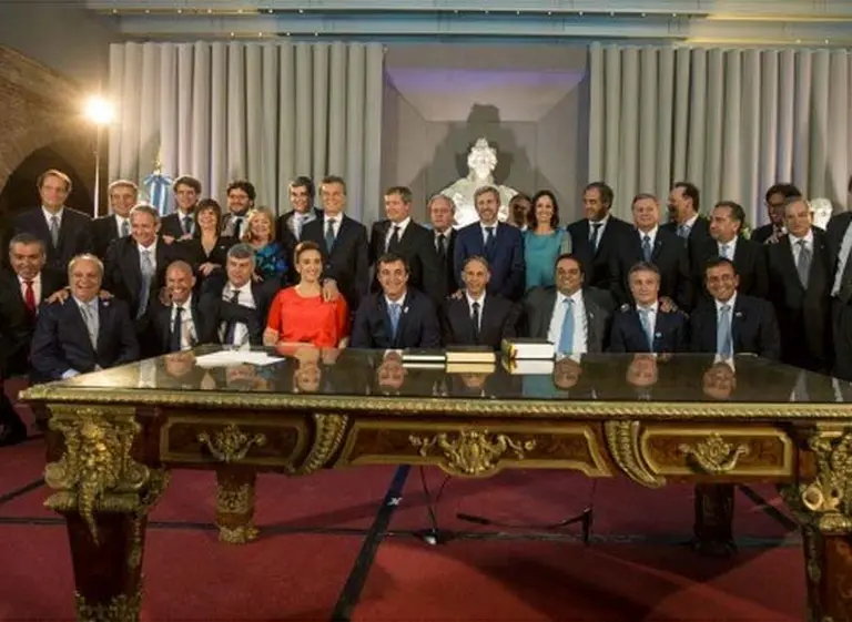 Uno por uno, quiénes son los parientes de ministros que deberán dejar sus cargos