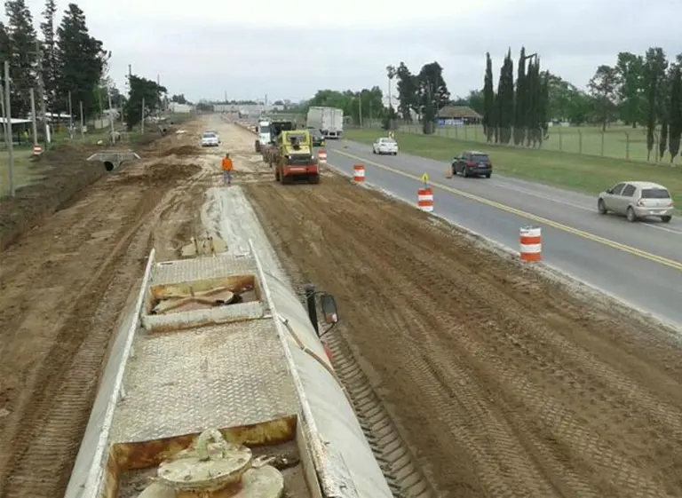 Dietrich destina $3.200 millones para arreglar las veredas en la Provincia