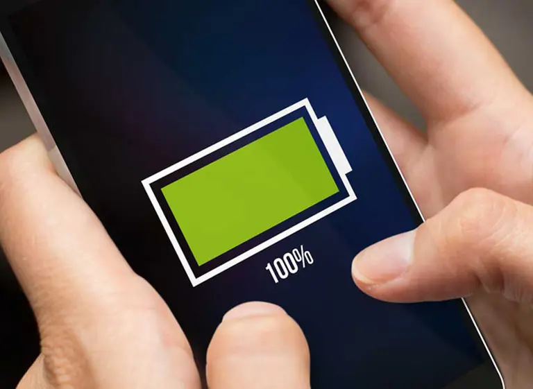 ¿Poner un fondo de pantalla negro permite ahorrar baterí­a en el teléfono móvil?