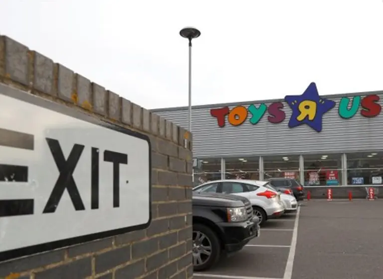 Toys 'R' Us cerrará tiendas en Estados Unidos y venderá sus operaciones internacionales