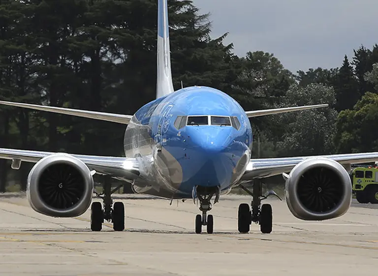 Cómo es el moderno Boeing 737 MAX 8 que incorporó Aerolí­neas Argentinas