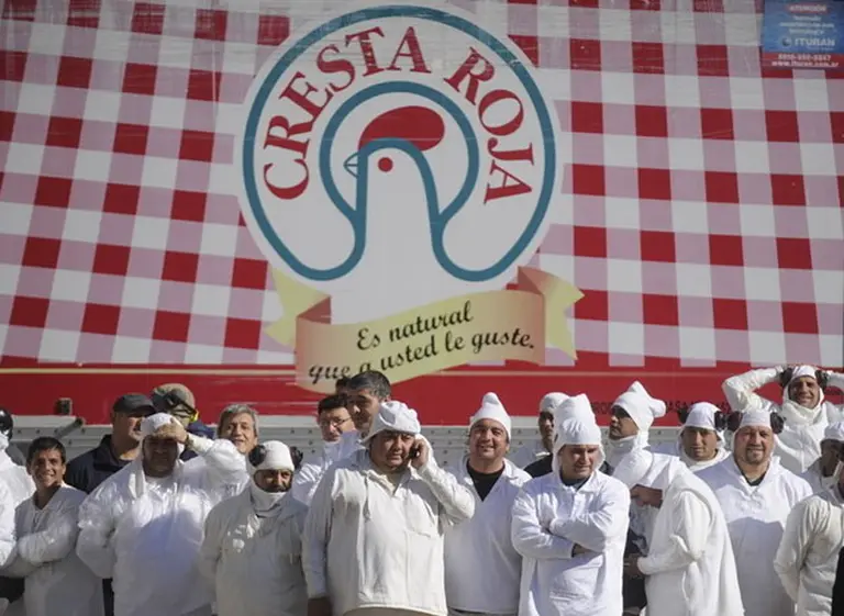 Cresta Roja: sigue la tensión entre trabajadores y la policí­a en la planta