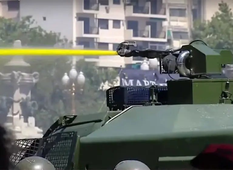 Tras caerse la sesión en el Congreso, continúan los disturbios entre fuerzas de seguridad y manifestantes