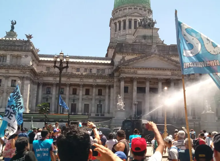 La oposición denuncia que Cambiemos "mintió el quórum" y llevó "diputruchos" al Congreso