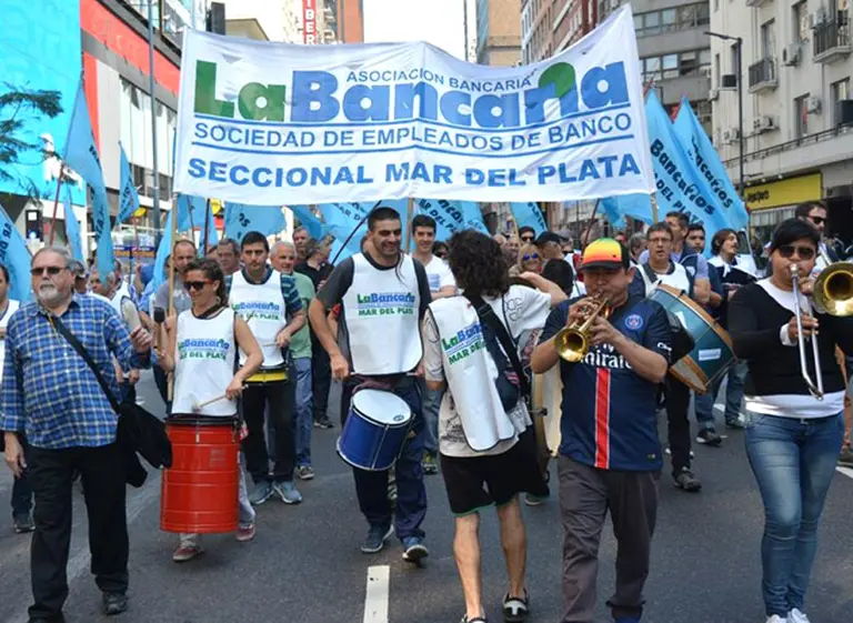 Paritarias: fracasaron las negociaciones con los bancarios