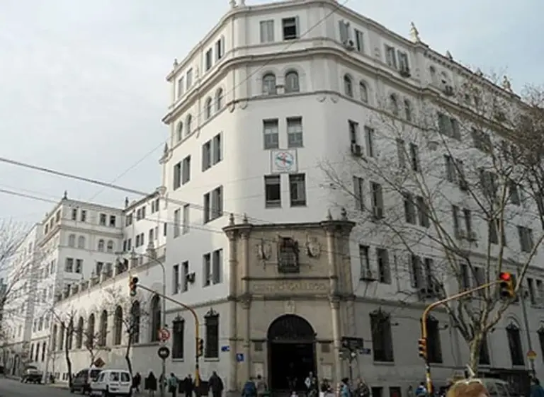 Autorizaron la venta del histórico Centro Gallego y la Fundación Favaloro se hará cargo de la gestión