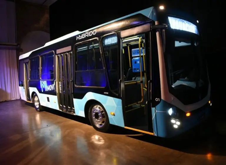 El primer colectivo hí­brido de América latina es rosarino