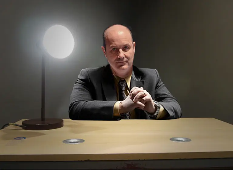 Sturzenegger  prohí­be a empleados del BCRA invertir en Lebac y acciones de los bancos