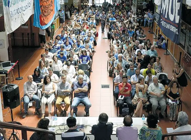 Nuevo dolor de cabeza para Barañao: cientí­ficos y universidades arman un frente contra el ajuste
