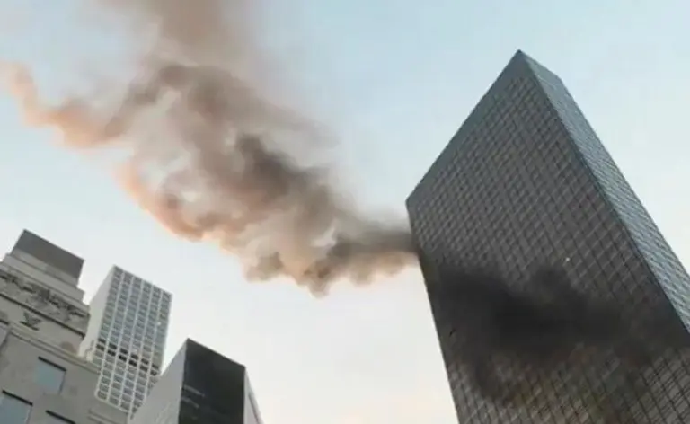 Alarma en Nueva York: se incendió la torre de Trump y hay, al menos, un herido