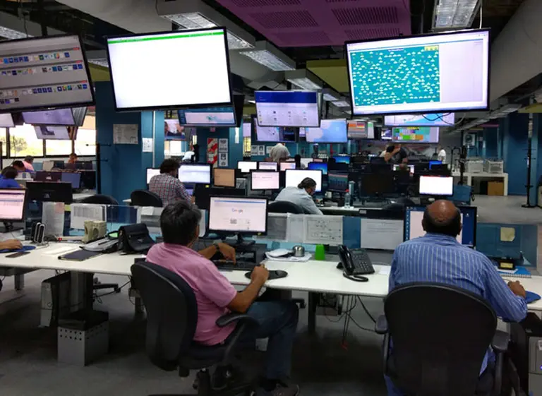 Viaje al "cerebro" que controla la red de Telefónica gracias a la inteligencia artificial