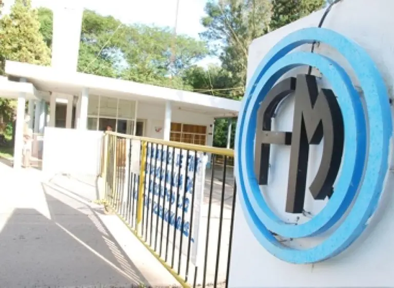 Por el ajuste en Fabricaciones Militares, trabajadores aceptaron reducir 50% su salario y jornada laboral