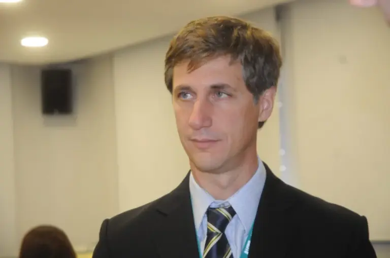 Pablo, el hermano de los mellizos Barros Schelotto que es un crack en el quirófano