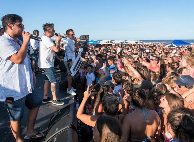Banco Macro presentó a los Totora en Pinamar