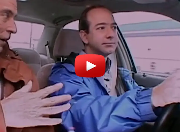El "secreto" del éxito de Jeff Bezos: se compró un auto económico cuando se volvió millonario