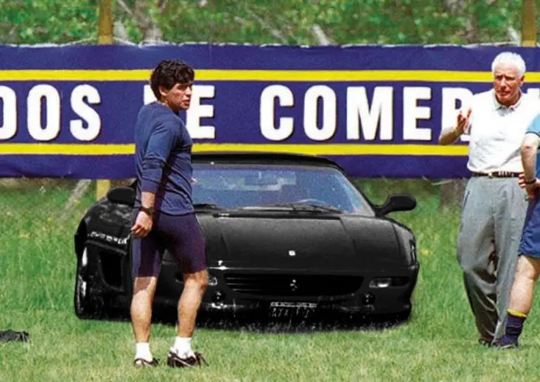 Video: Coppola contó cómo hizo para que Maradona tuviera la primera Ferrari negra de la historia