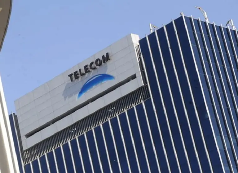 Telecom sella acuerdo con Vodafone para prepararse para la economí­a digital