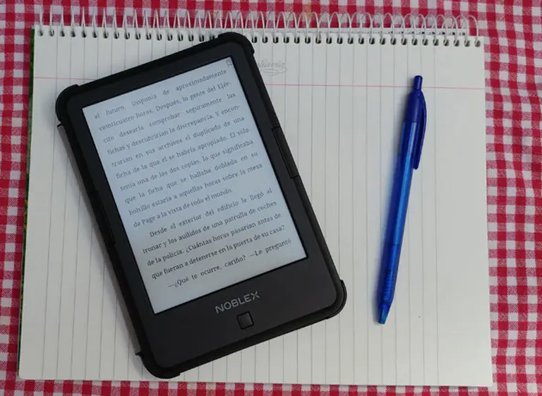 Leer en vacaciones, sin peso extra: así­ es el visor de libros electrónicos de Noblex