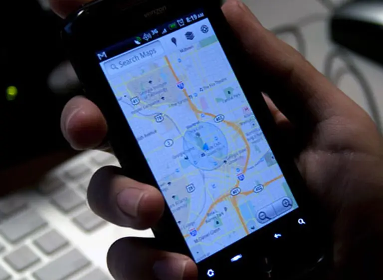 Cuidado con el "celular espí­a": ¿cómo desactivar la localización del teléfono?