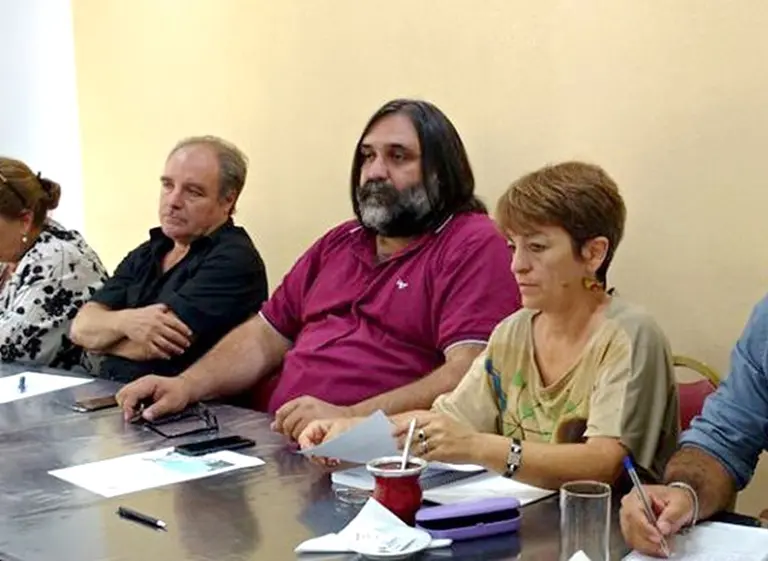 Primer round entre Vidal y Baradel terminó con una previsible falta de acuerdo sobre salarios docentes