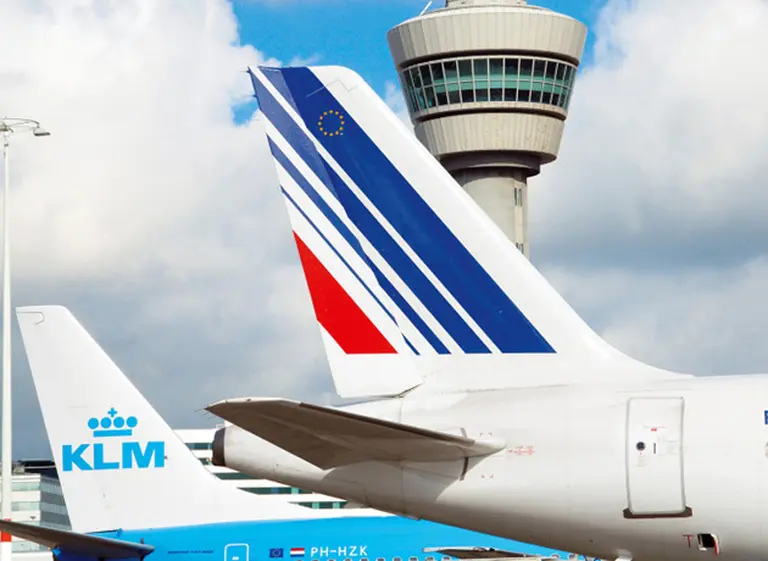 Las acciones de Air France caen en picada en Parí­s y alertan sobre el futuro de la compañí­a