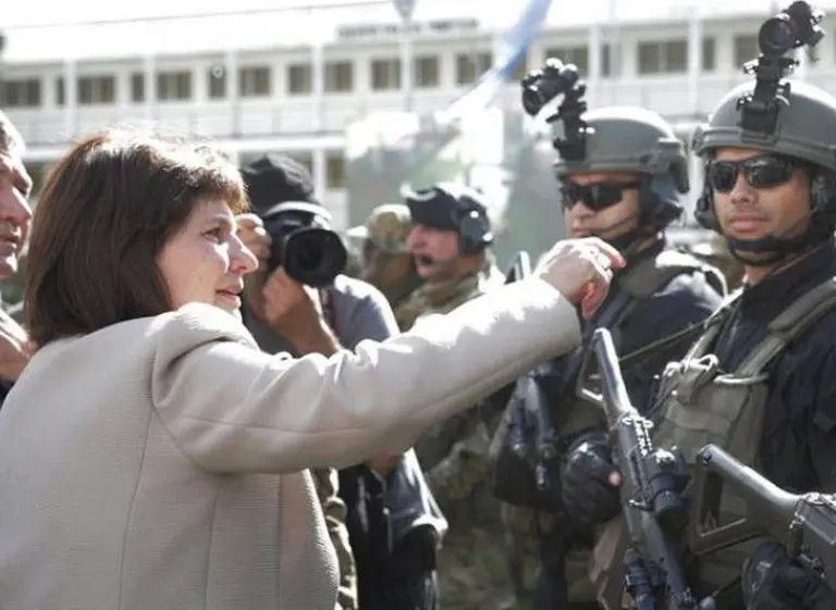 Patricia Bullrich: "Vamos a saturar de fuerzas federales los barrios más violentos de Rosario"