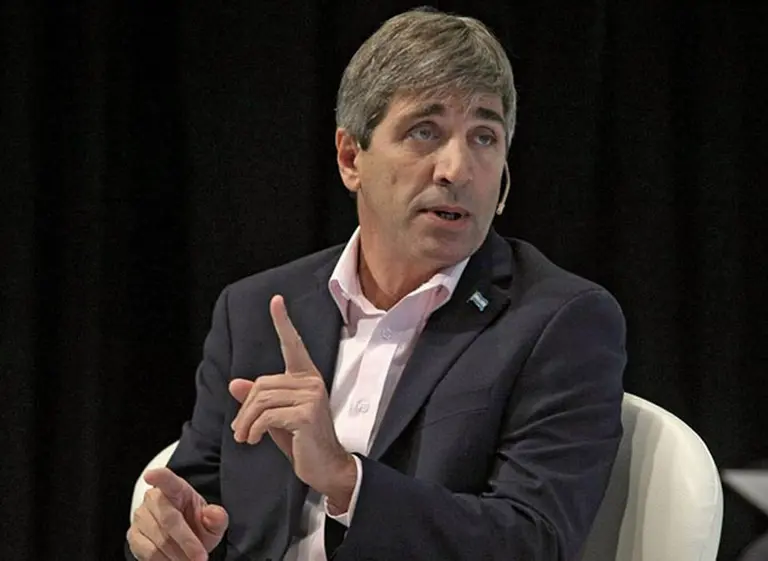 El ministro de Finanzas, "Toto" Caputo no emitirí­a más deuda en el exterior durante 2018