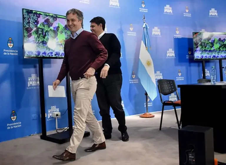 Tras la salida de Valentí­n Dí­az Gilligan por la cuenta offshore, el Gobierno tuvo que salir a defender al ministro Caputo