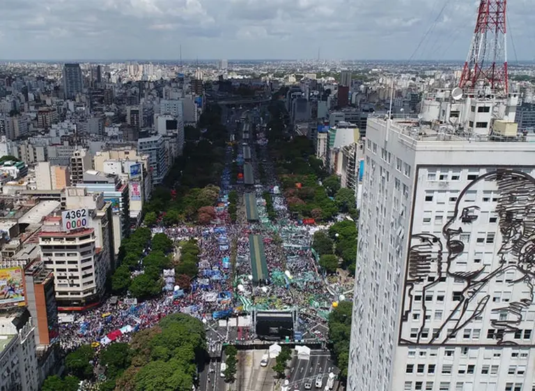 Sube la tensión: Moyano evalúa convocar a un paro, presionado por OCA y causas judiciales