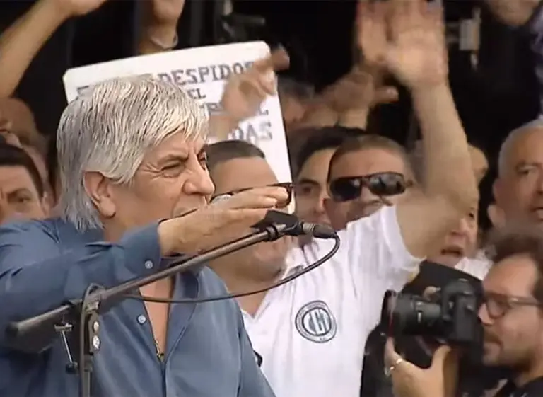 En alerta por denuncias judiciales y OCA, Moyano encabeza acto "anti ajuste" junto al sindicalismo opositor