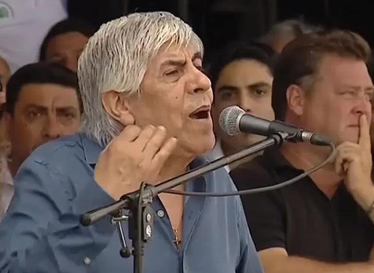Ante una multitud, Moyano cuestionó con dureza las polí­ticas del Gobierno y desafió: "No tengo miedo de ir preso"