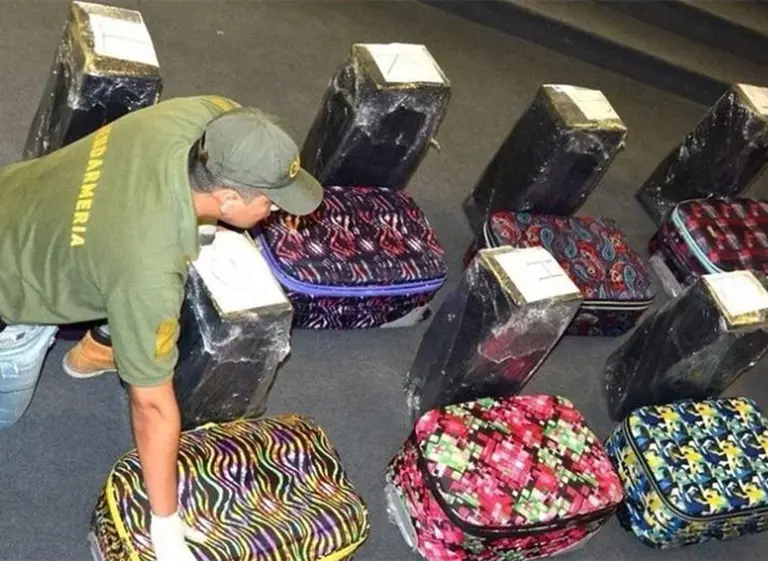 Cómo fue la investigación que hizo caer a la banda en la embajada rusa