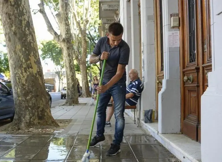 La Ciudad premiará con un año de ABL gratis a los vecinos que tengan "la cuadra más limpia" de su barrio