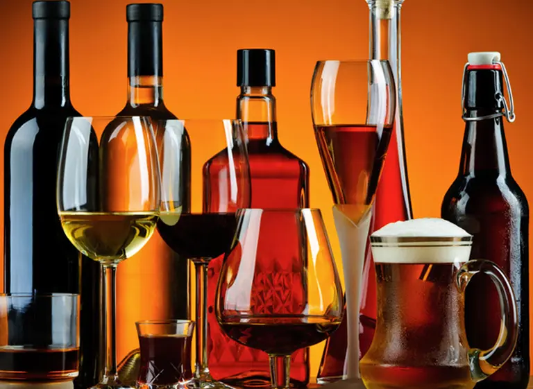 Quiénes son los dueños de las bebidas alcohólicas icónicas de América Latina