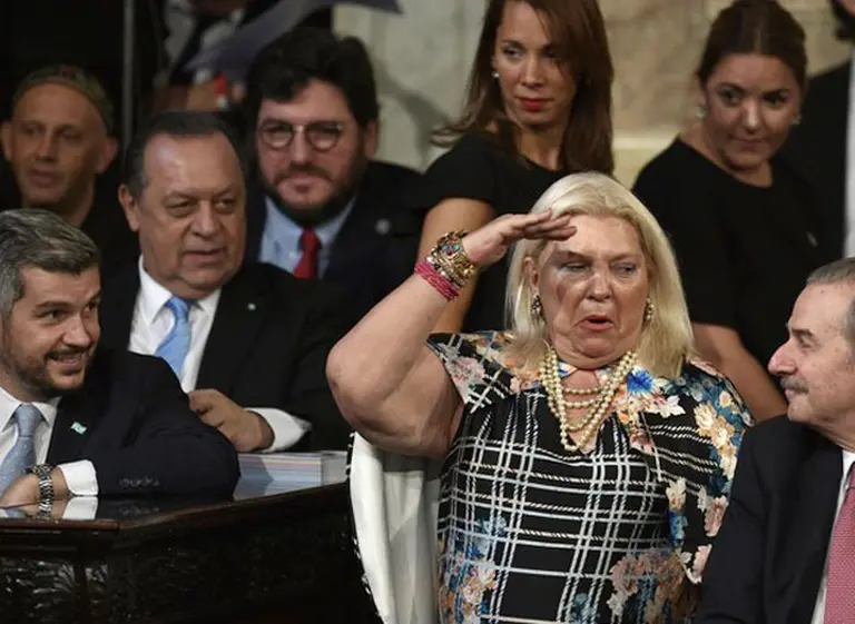 Carrió se reunió en la Casa Rosada y aseguró que "el dólar va a bajar"