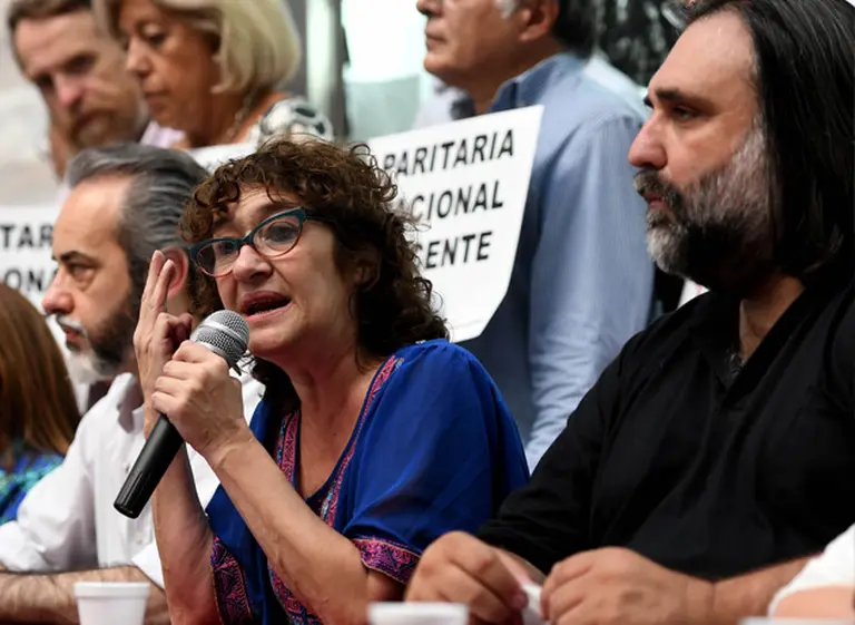 Docentes bonaerenses suman a estatales y judiciales al paro