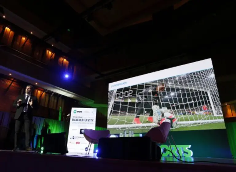 Los dueños del Manchester City esperan una señal del Gobierno para invertir en un club local