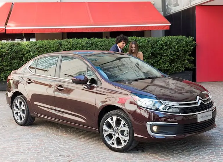 Citroí«n presenta el nuevo C4 Lounge que se fabrica en El Palomar