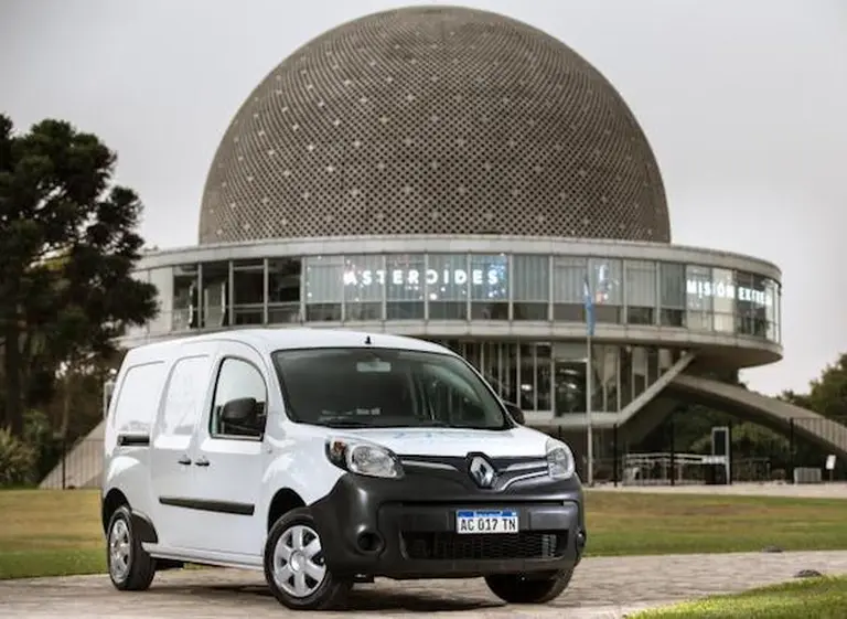Se lanzó el primer auto eléctrico en el paí­s, pero todaví­a no hay estaciones de carga para sus usuarios